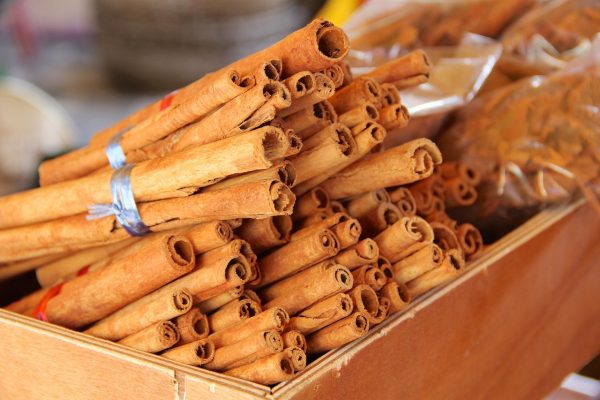 cinnamon sticks cooking spice